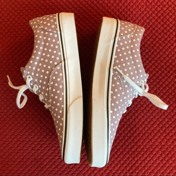 VANS  OFF THE WALL Sz 8 W or 5.5 M Lilac White Polka Dot Lace up Sneakers - Picture 3 of 8